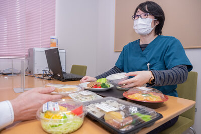 こころの医療センター（管理栄養士）仕事の様子